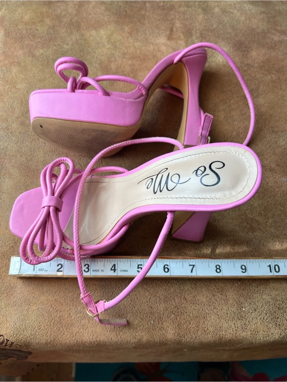 So Me Bubblegum Pink Strappy Bow Heeled Sandals. Size 6.5